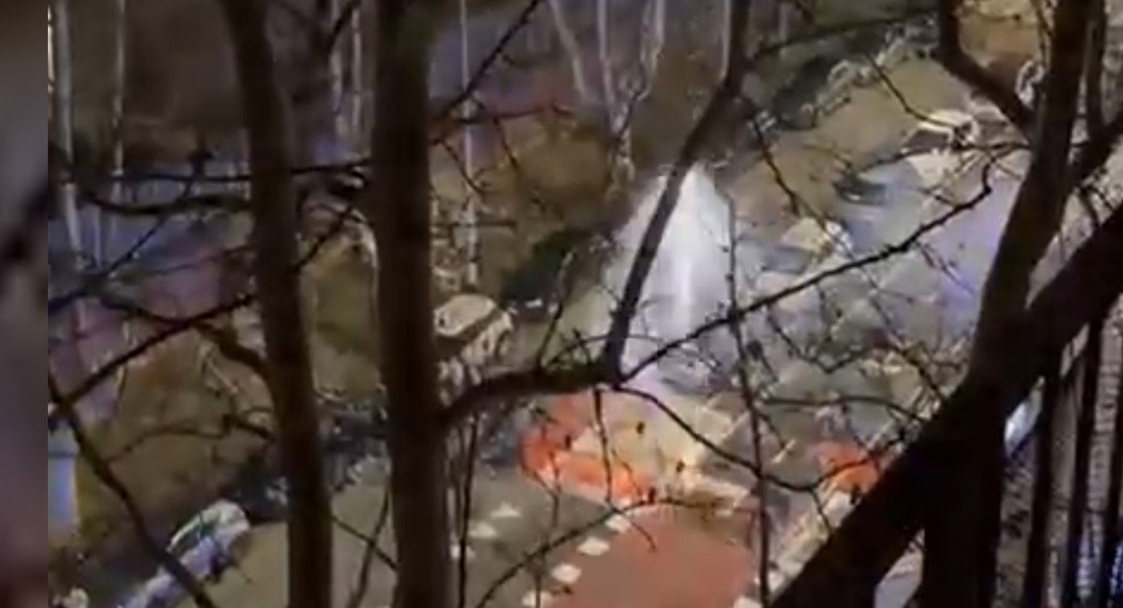 Flaminio, fuochi e sirene per la pensione di un poliziotto: rimosso il funzionario - 