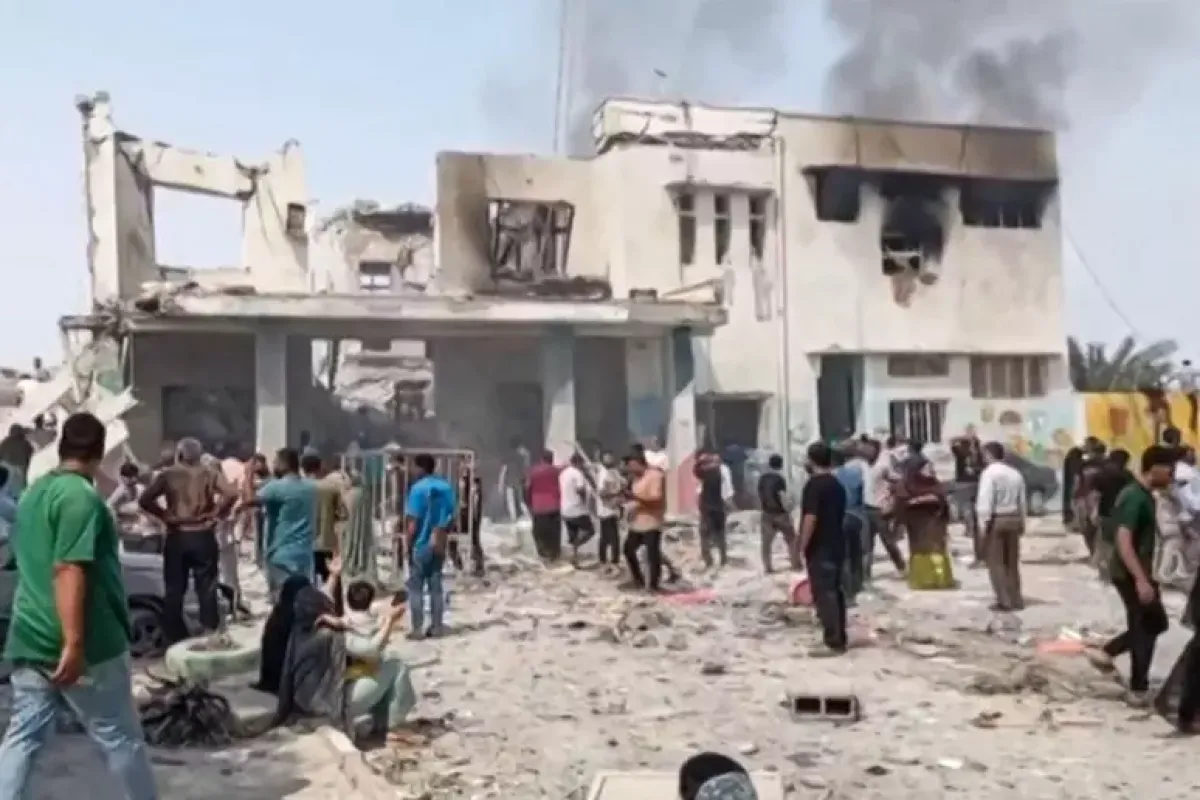 Iran sotto attacco, operazione congiunta di Israele e Stati Uniti - Macerie della scuola colpita dal raid israeliano nel sud dell 'Iran © Ansa/Epa