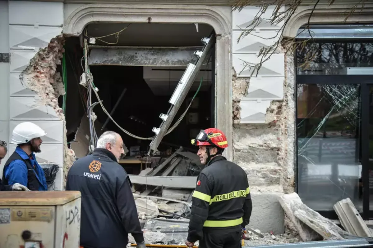 Tram deragliato a Milano, aperta un’inchiesta: sotto esame il conducente - © Ansa