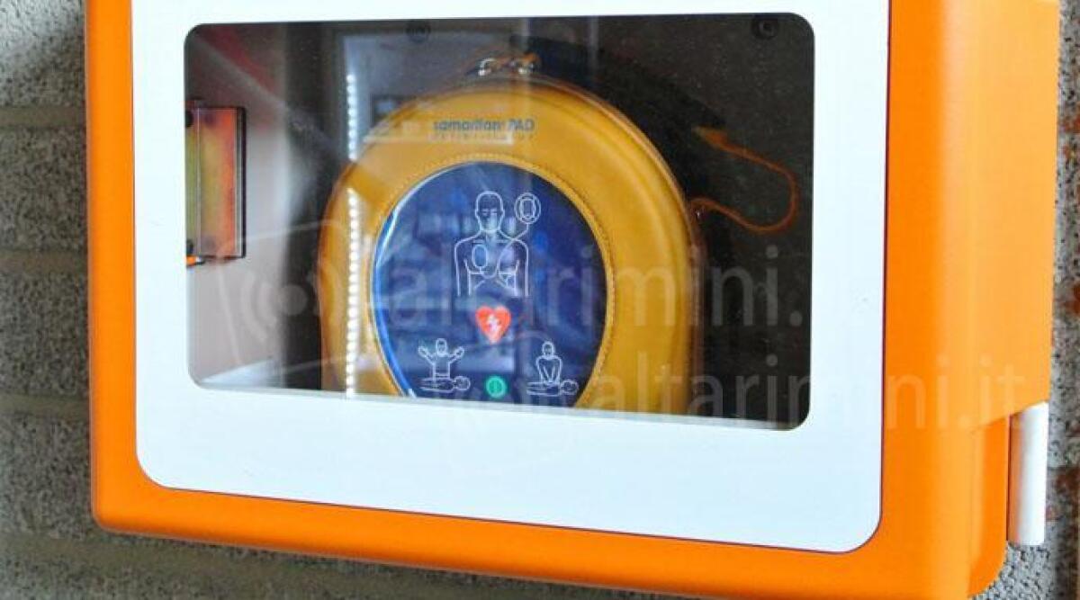 Defibrillatori mappati e cittadini formati: il piano del Comune di Rimini per salvare vite - Defibrillatore