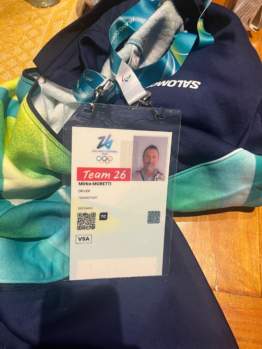 I volontari sono stati vestiti con completi tecnici firmati Salomon