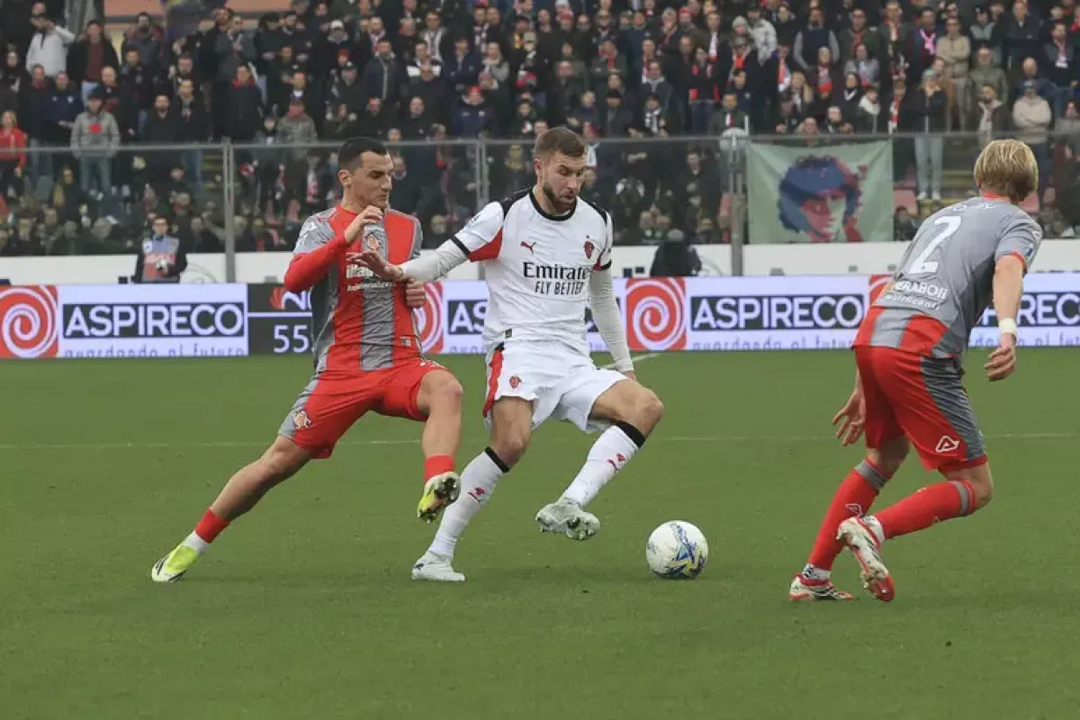 Milan, vittoria allo scadere a Cremona: il derby si avvicina con la speranza ancora viva - © Ansa