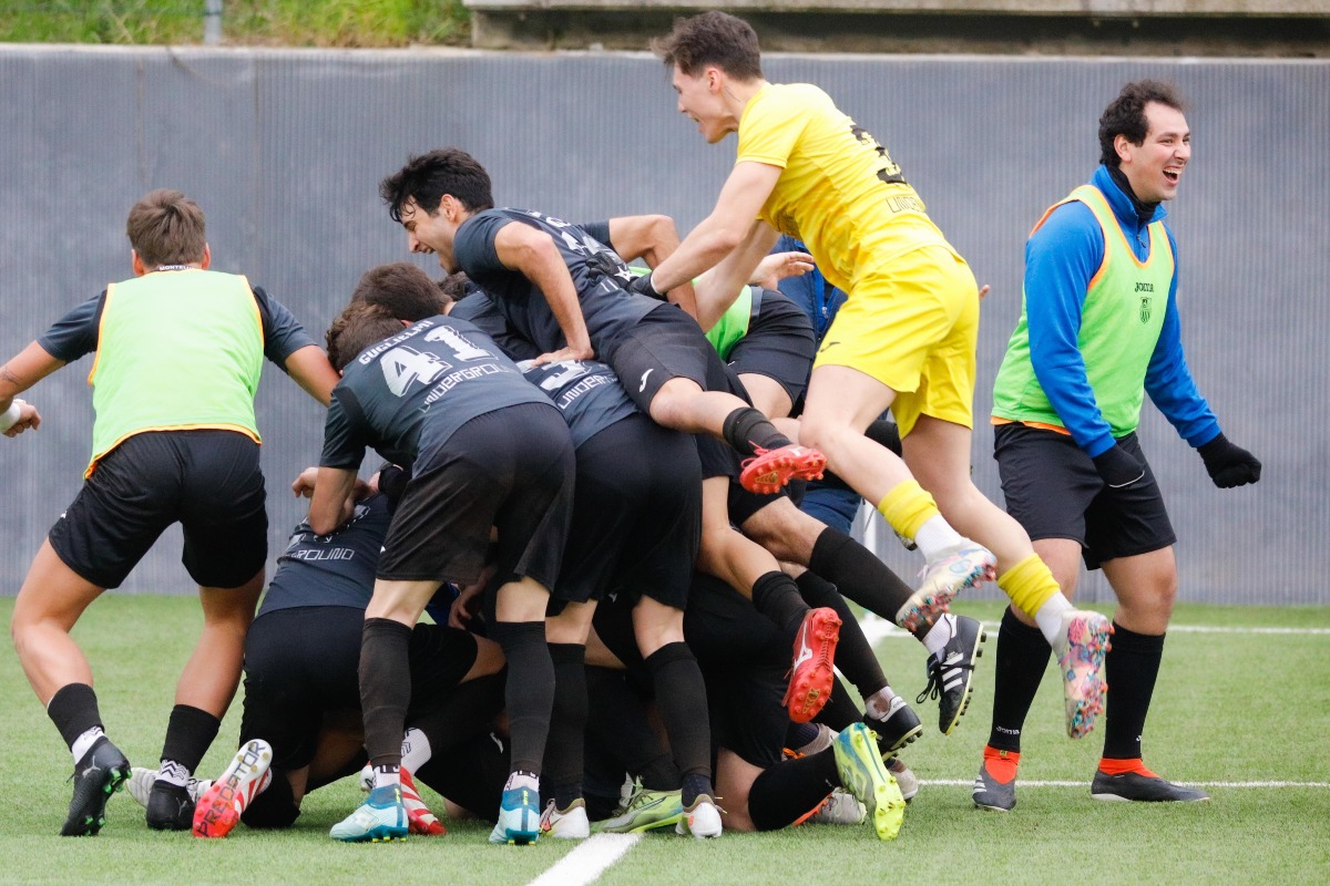 Calcio RSM, Domagnano sul filo di lana: 2-1 al Cailungo - L'esultanza del Domagnano (foto FSGC/Pierini)