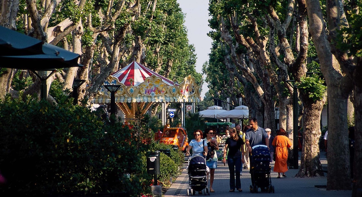 Bellaria, weekend 8 marzo dedicato allo shopping: tre giorni di acquisti a prezzi scontati - Isola dei Platani, Bellaria Igea Marina PH Romagna Net