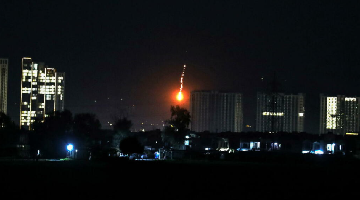 Il mondo sull'orlo del baratro: Iraq al buio, l'Iran chiude Hormuz e la Nato entra in allerta - 