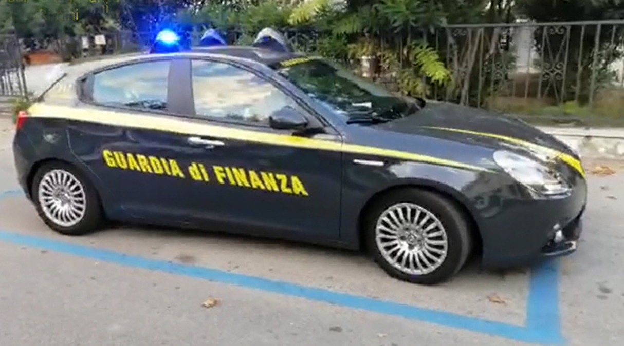 Frode fiscale da 1,3 milioni: condannati padre e figli - 