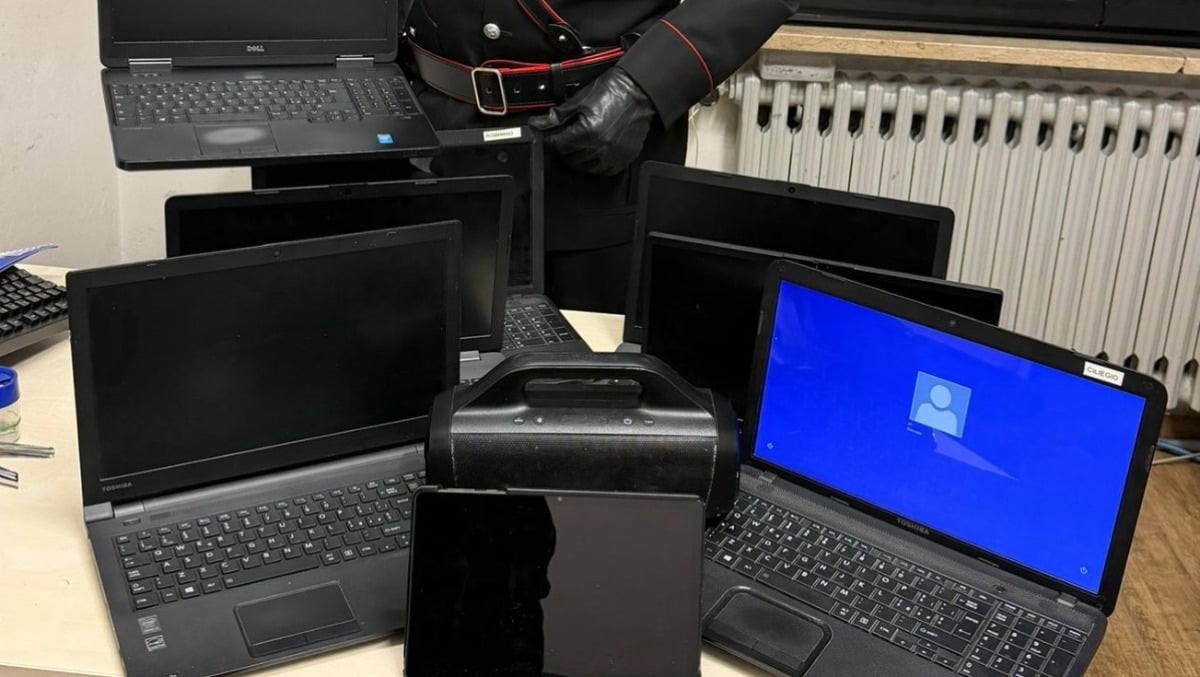 Poggio Torriana, ritrovati i 7 pc rubati nella scuola di Camerano - 