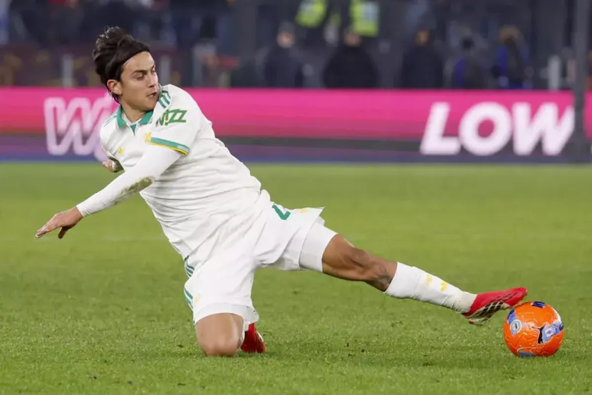 Roma, allarme Dybala: nuovo stop al ginocchio, salta il Genoa - © Ansa