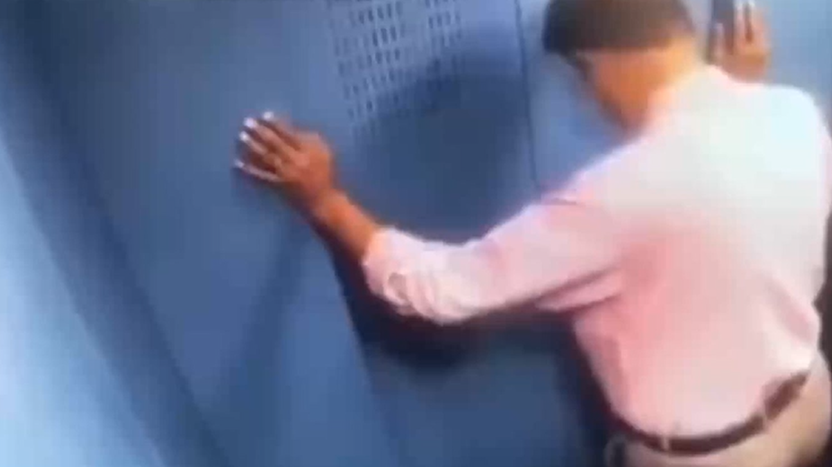 Ascensore impazzito, uomo sfiora la tragedia: salvo per pochi istanti - 