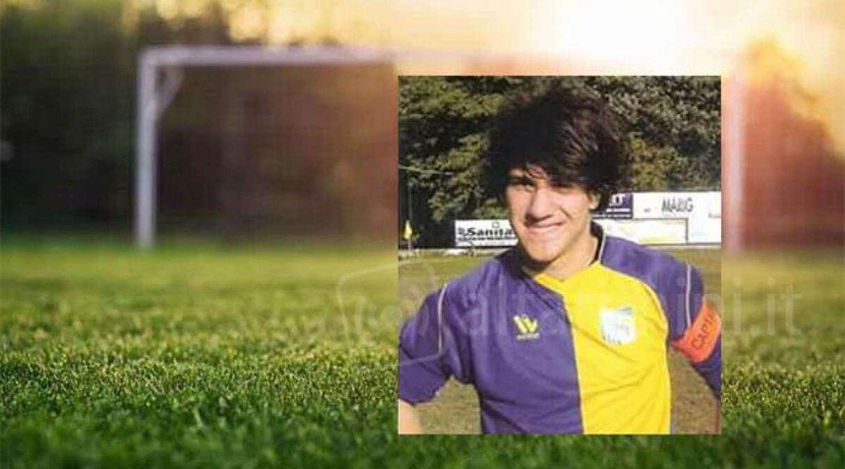 Il campo da calcio intitolato a Francesco Di Mario: Pennabilli ricorda il giovane atleta scomparso - Francesco Di Mario da ragazzo, con la maglia del Novafeltria