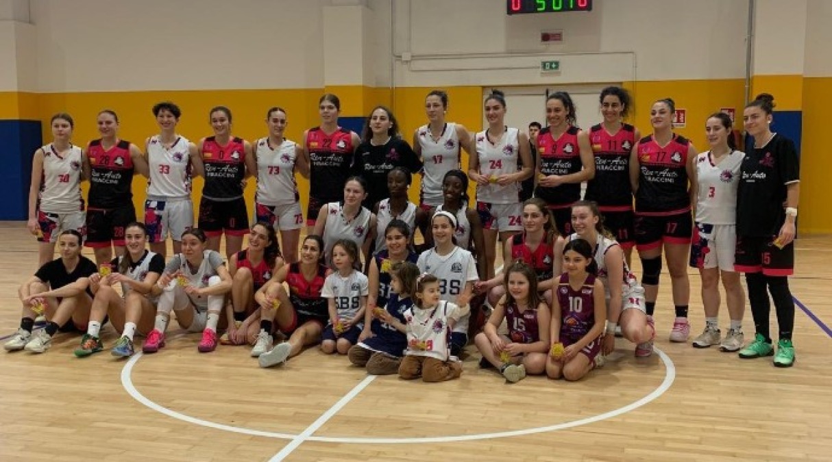 Basket B femminile, Ren-Auto: fatale la ripresa (63-55) - Le due squadre