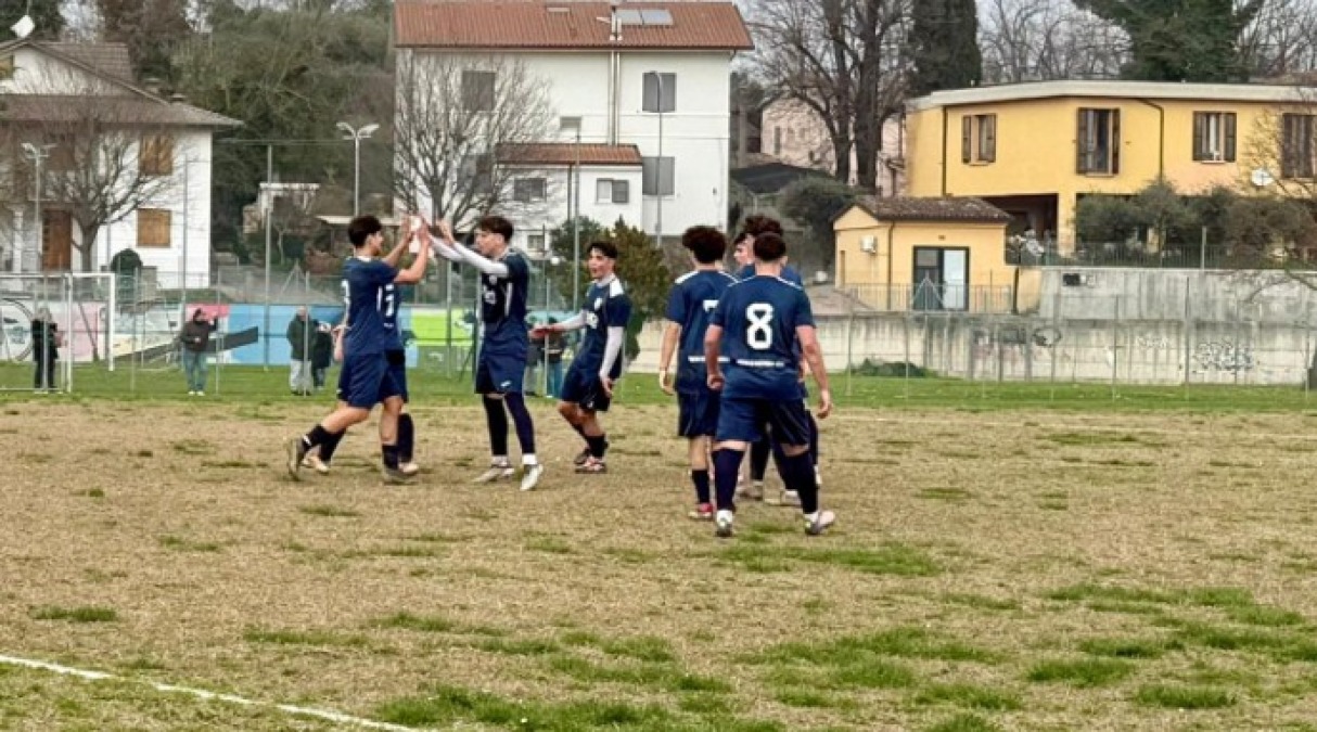 Calcio giovanile, Misano: l'U19 sfiora il colpaccio, U17 al quarto hurrà di fila - L'esultanza della squadra Under 17