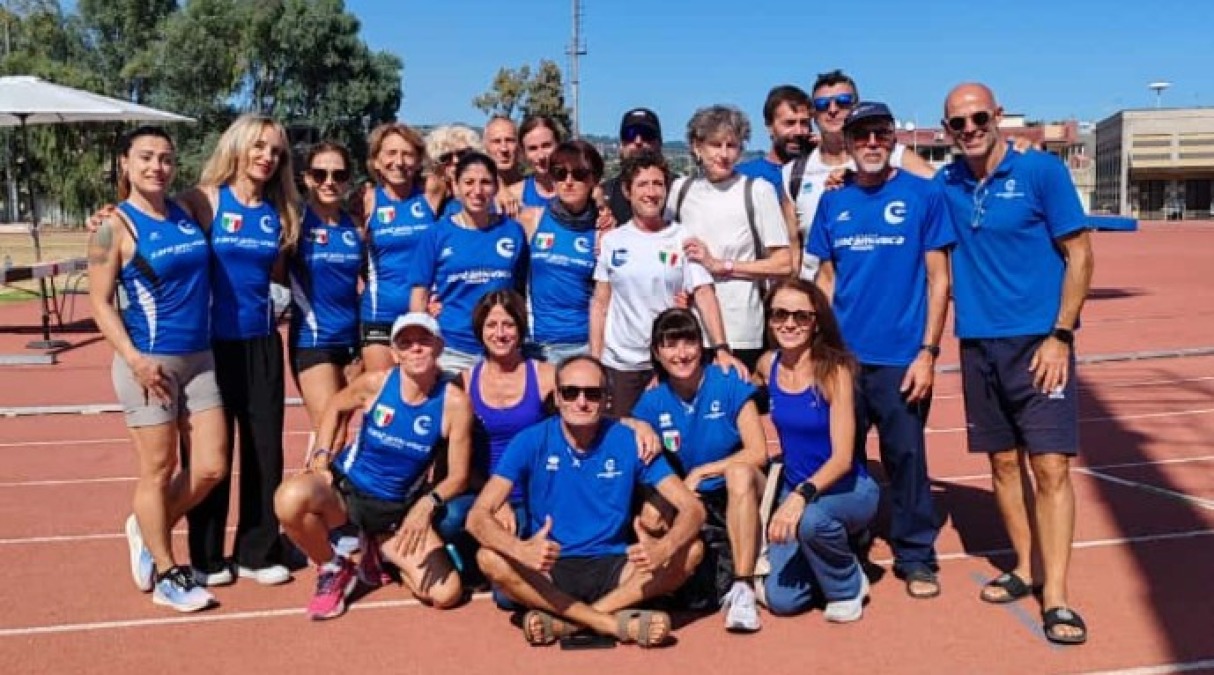 Atletica Santamonica protagonista ai Tricolori Master: 22 medaglie  - Alcuni atleti della squadra Master