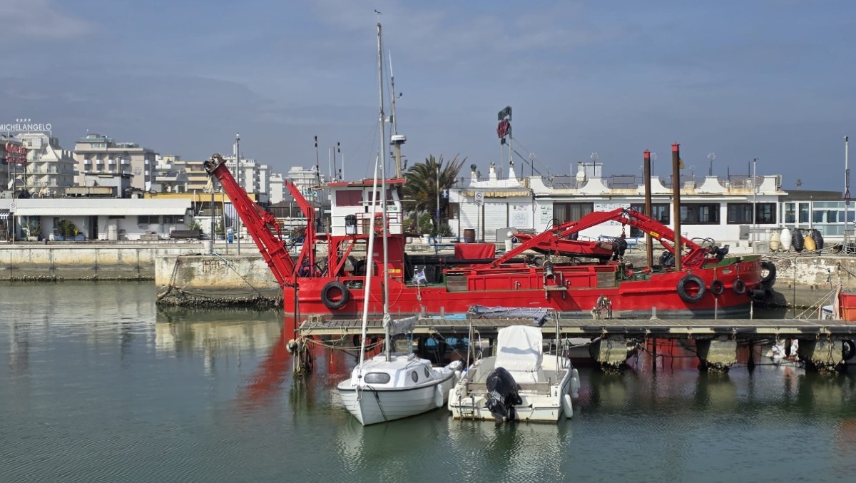 Riccione, in vista dell'estate al via l'intervento anti erosione al porto canale - Porto Canale di Riccione