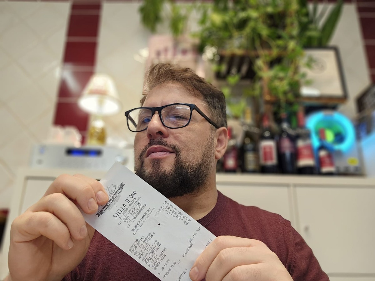 Non paga l'hamburger e aggredisce il titolare: dopo 2 anni, le scuse e il risarcimento - 