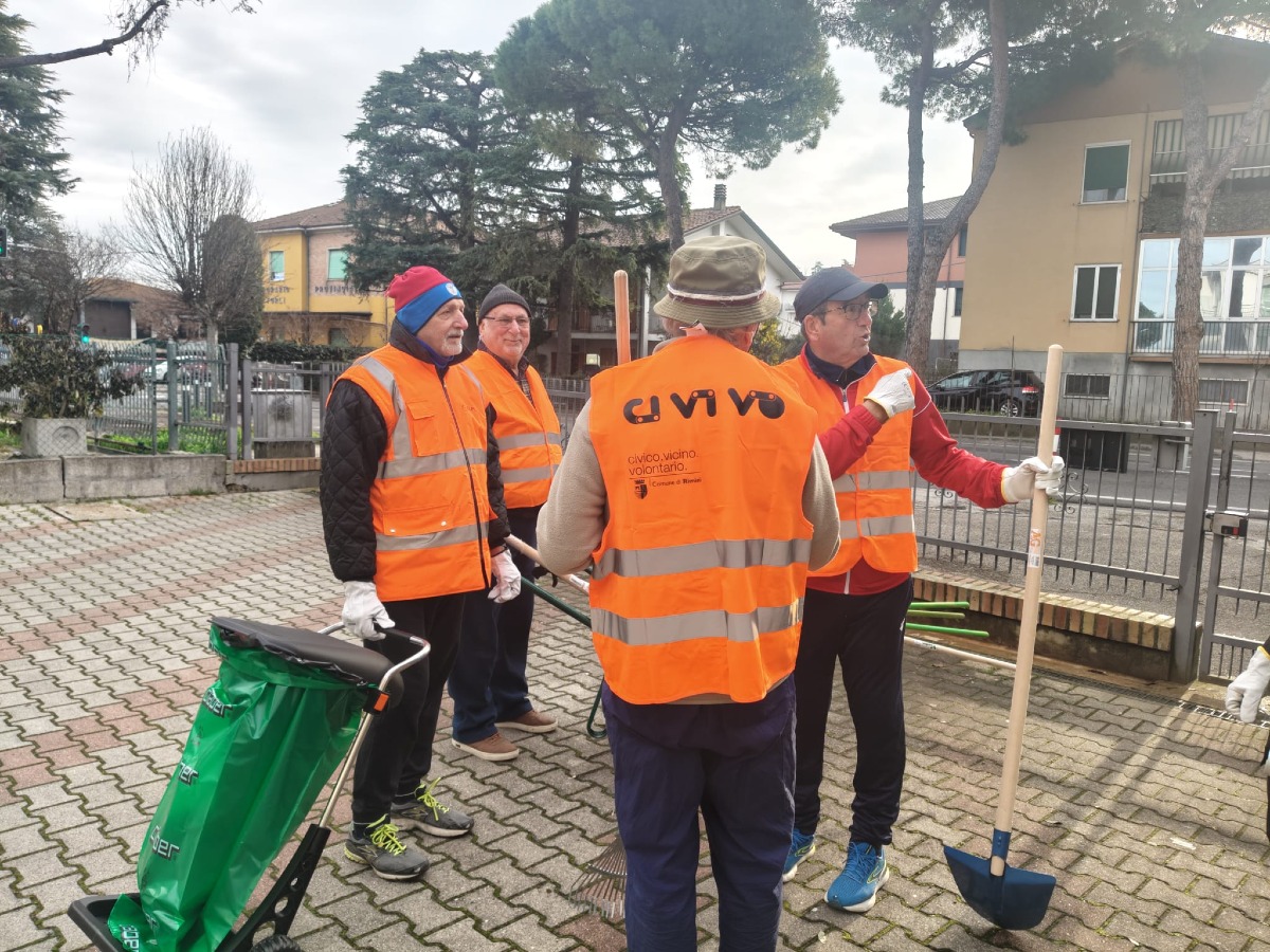 Cura del verde e non solo: genitori degli studenti si rimboccano le maniche per il Serpieri - 