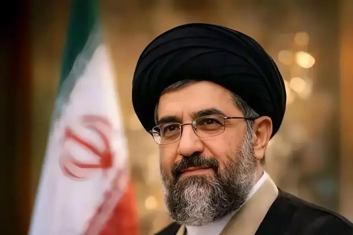 Khamenei: “Hormuz deve rimanere chiuso”. Cresce la tensione tra Iran, Usa e Israele - Mojtaba Khamenei © Ansa