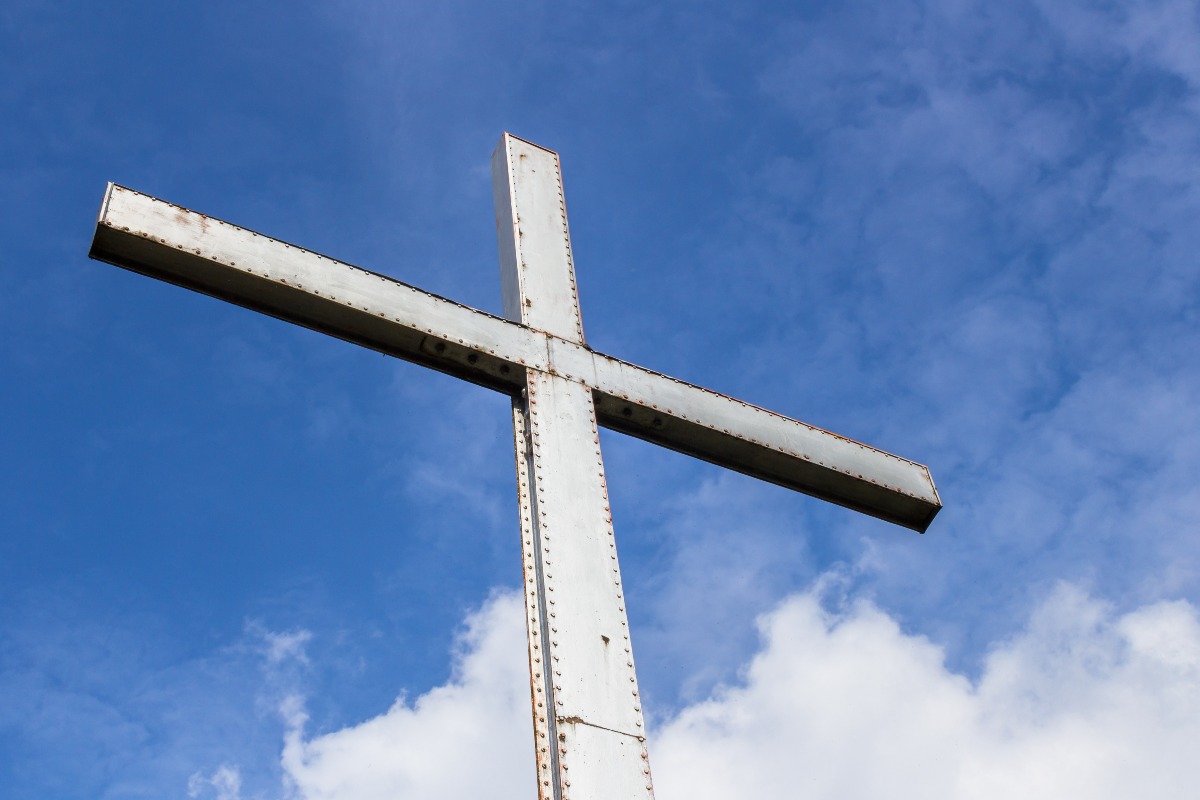 Orrore negli Usa: prete crocifisso, il killer ammette tutto e rifiuta la perizia psichiatrica - 