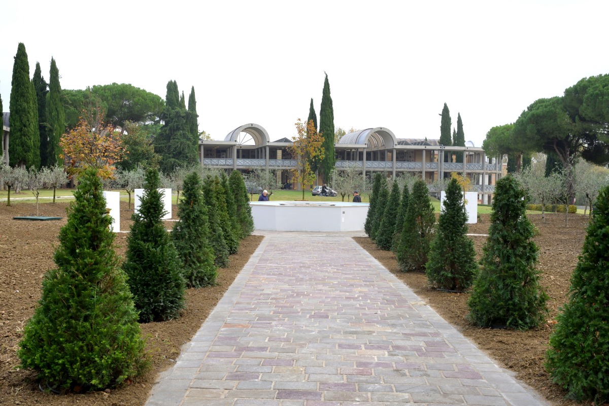 Riccione aggiorna tariffe dei servizi cimiteriali: ecco le nuove regole - Giardino delle rimembranze di Riccione
