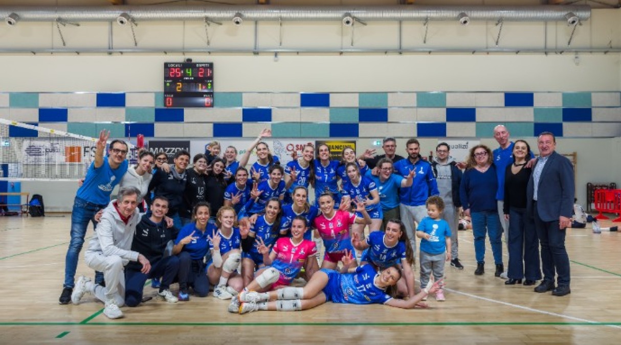 Volley B1 femminile, Lasersoft: successo per la salvezza (3-1) - L'esultanza Lasersoft