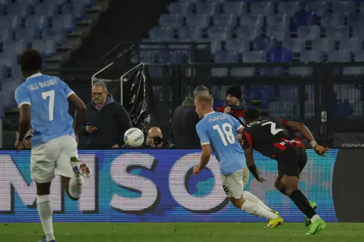 La Lazio piega il Milan all’Olimpico: l’Inter resta a +8, colpi di Como e Genoa - © Ansa