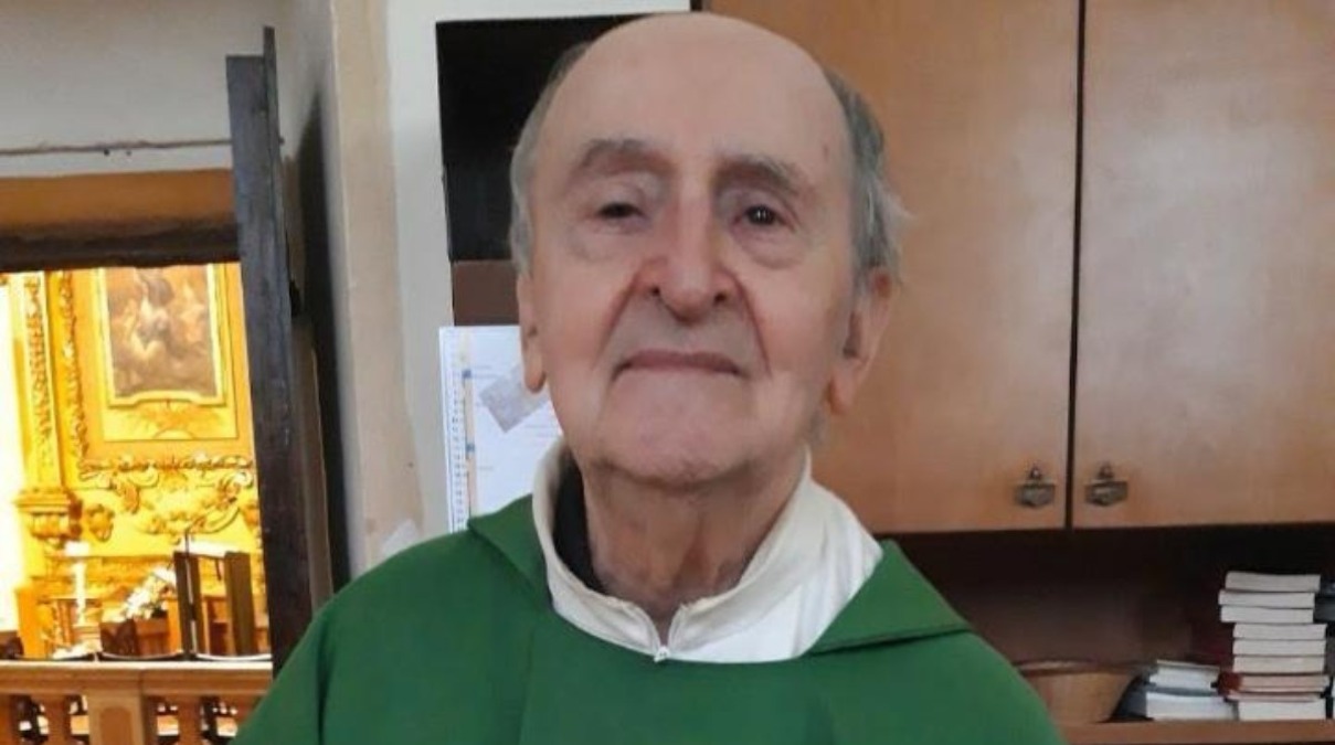 Addio a don Vittorio Maresi, storico parroco a Rimini: aveva 92 anni - 