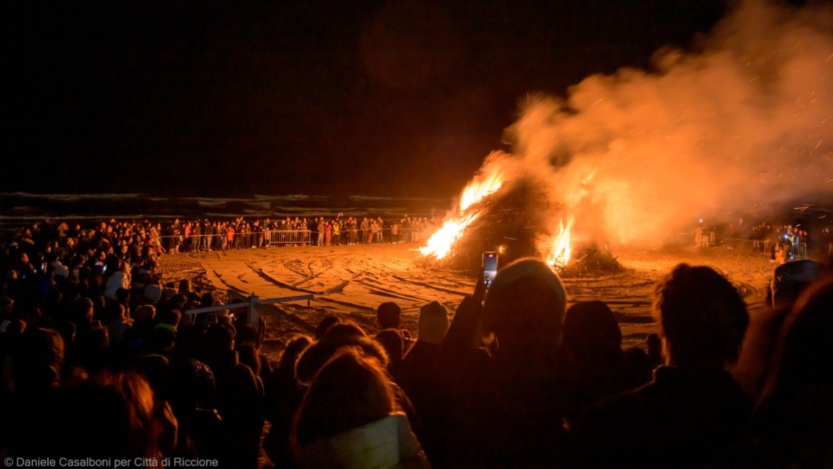 Anche Riccione "sposta" la Fugaracia di San Giuseppe per l'allerta meteo - PH Casalboni