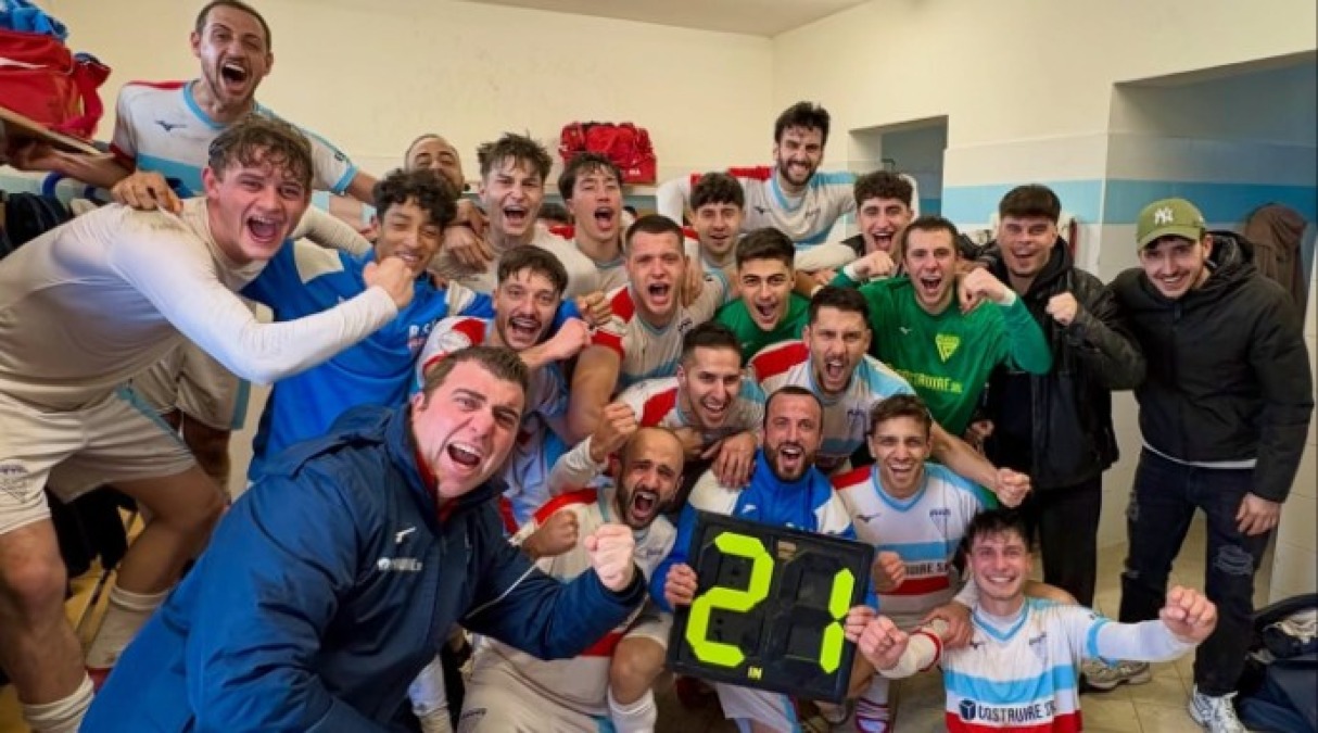 Calcio, mister Girometti: 'Victoria, devi credere nei playoff. Con il Collinello senza paura' - L'esultanza dopo il successo sul San Bartolo
