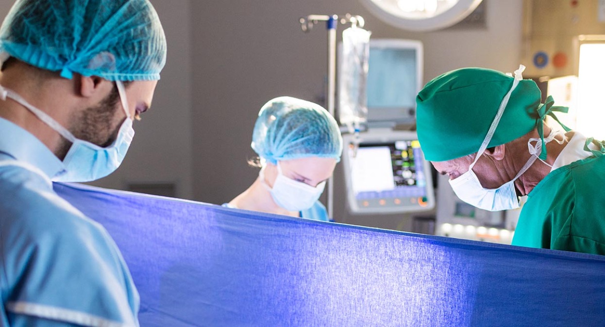 Bimbo muore in grembo il giorno del parto: a processo due medici e due ostetriche - 