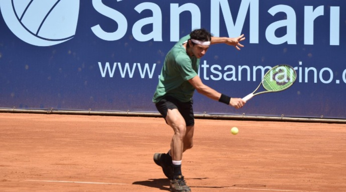 Tennis, torneo Open di Primavera a Riccione in grande stile - Alessandro Pecci in azione