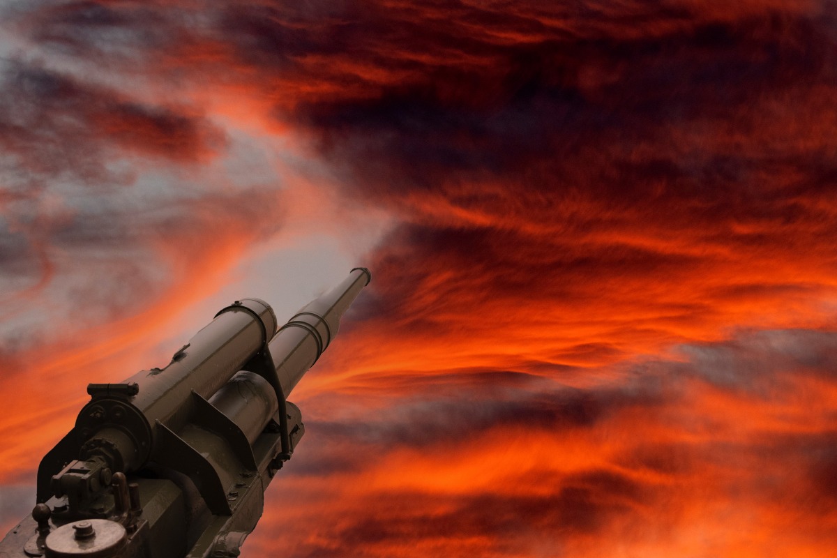 Guerra Iran, nuovi raid su Teheran: Trump attacca la NATO - 