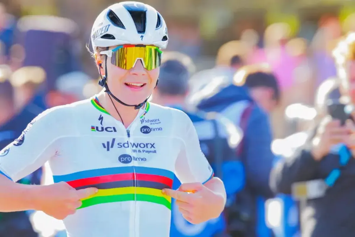 Kopecky domina la Milano-Sanremo Women: sprint a cinque e paura sulla Cipressa -  © ANSA/EPA