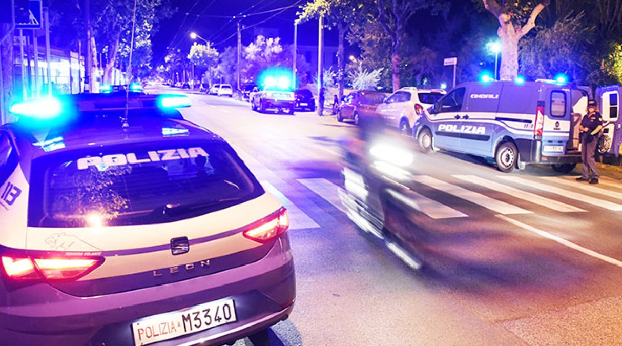 Raid di sangue sui monopattini: picchiano passanti e agenti, tre giovani in manette - Repertorio