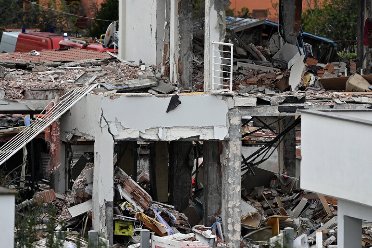 Esplosione in una palazzina, due feriti gravi e decine di evacuati: “Abbiamo avuto tanta paura" - © Ansa