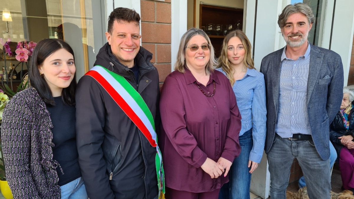 Da madre in figlia, la storica fioreria di Santarcangelo aperta negli anni '60 resiste al tempo - 