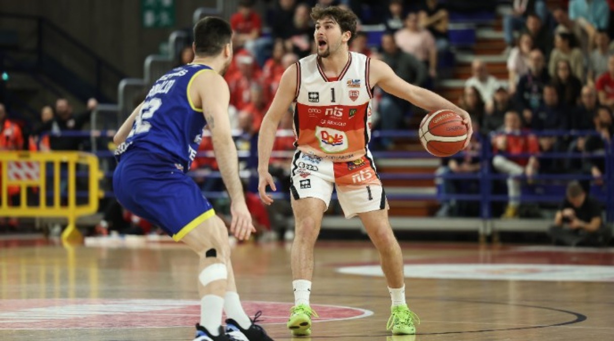 Basket A2, Tezenis si prende la rivincita: Dole ko (74-86) - Foo Nicola De Luigi