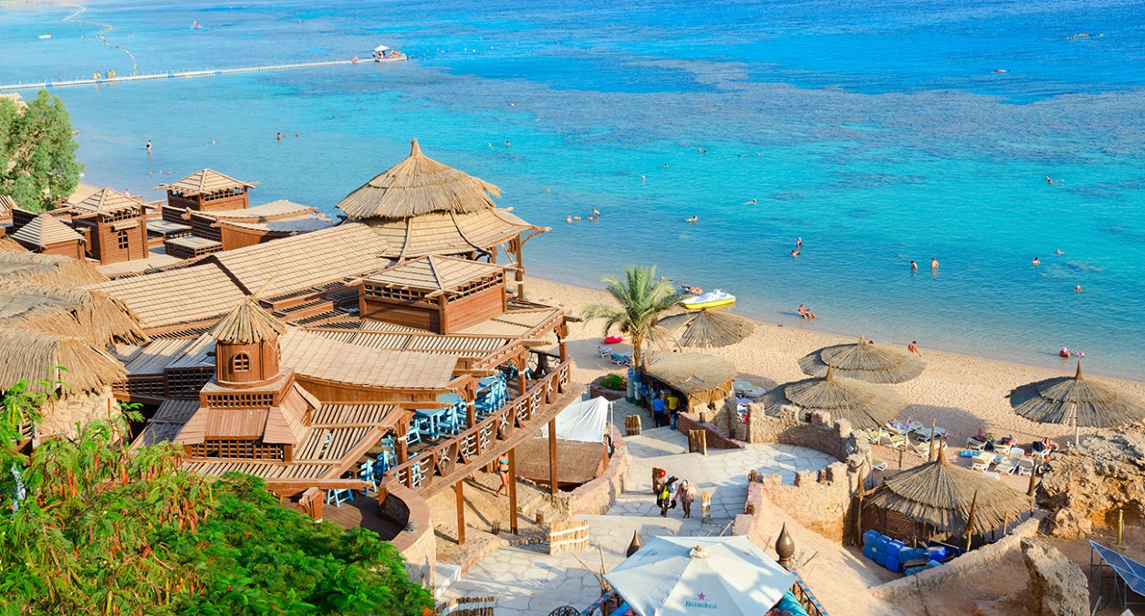 Cinque figli lasciati soli a Trieste: genitori in vacanza a Sharm - 