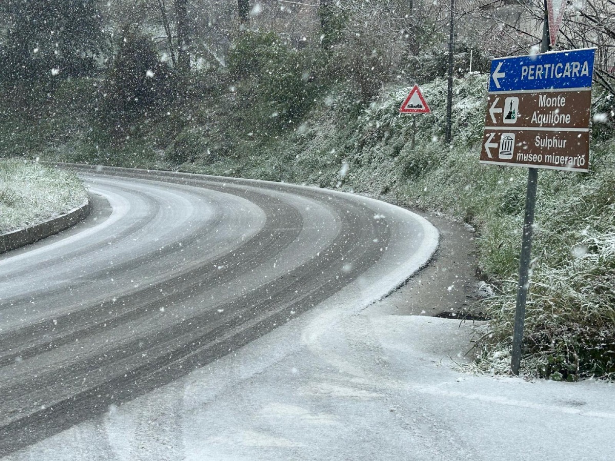Colpo di coda dell'inverno: nell'entroterra riminese neve a quote basse - 