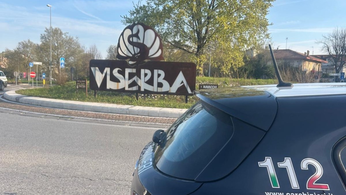 In spiaggia con un etto di hashish nelle mutande: 19enne arrestato a Viserba - 