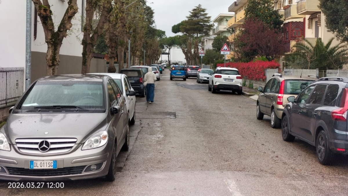 Viserba, problema parcheggi in via Amendola: "Sosta disordinata: ecco perché" - 
