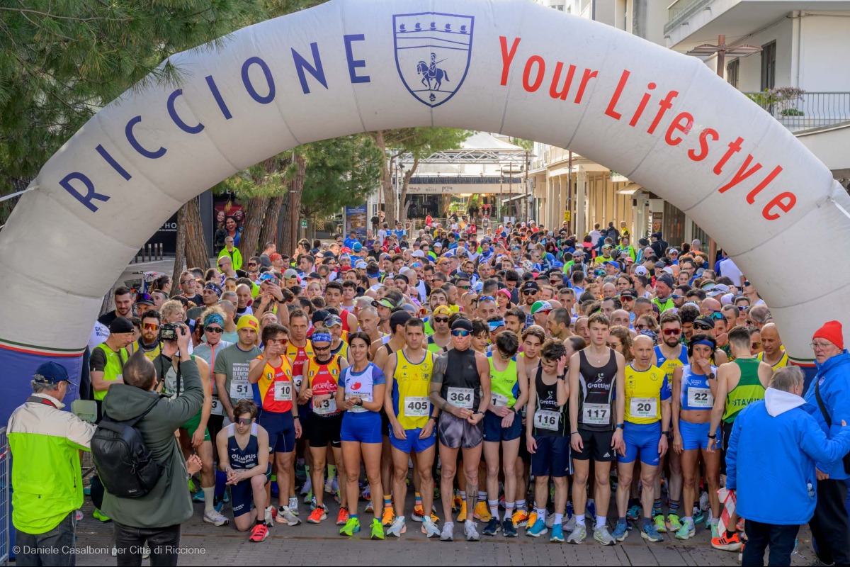 Si corre la StraRiccione, ecco come cambia la viabilità in città - 