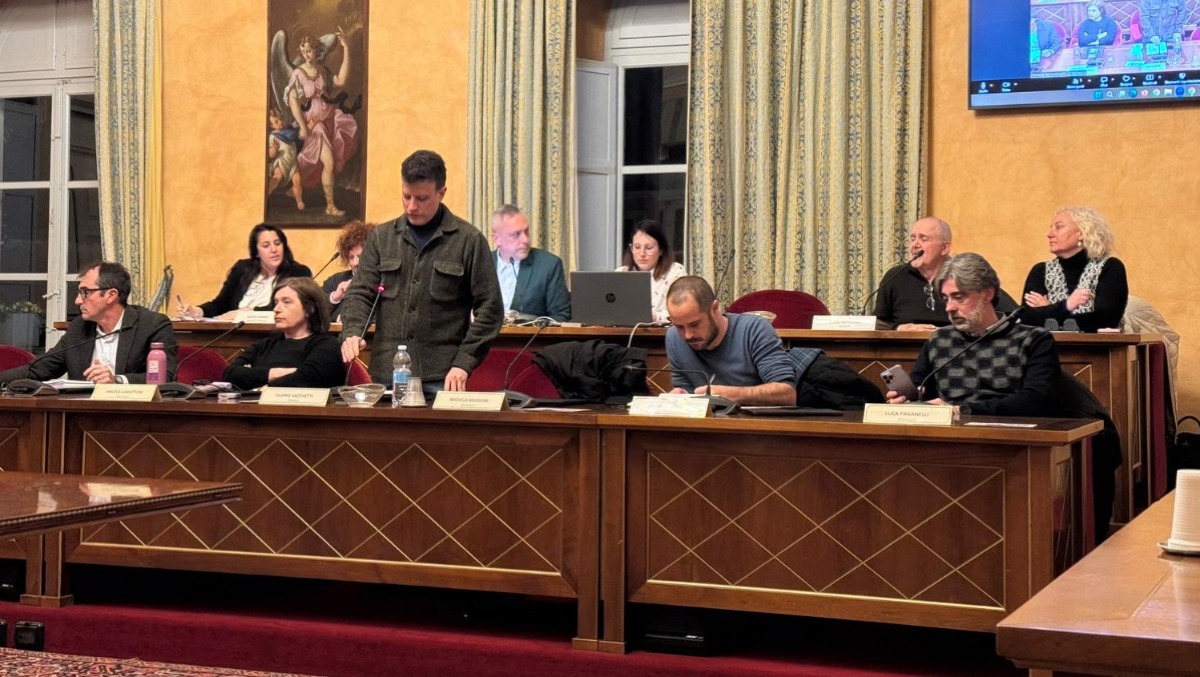 Santarcangelo, cambia data pagamento prima rata della Tari - Il sindaco di Santarcangelo Sacchetti in consiglio comunale