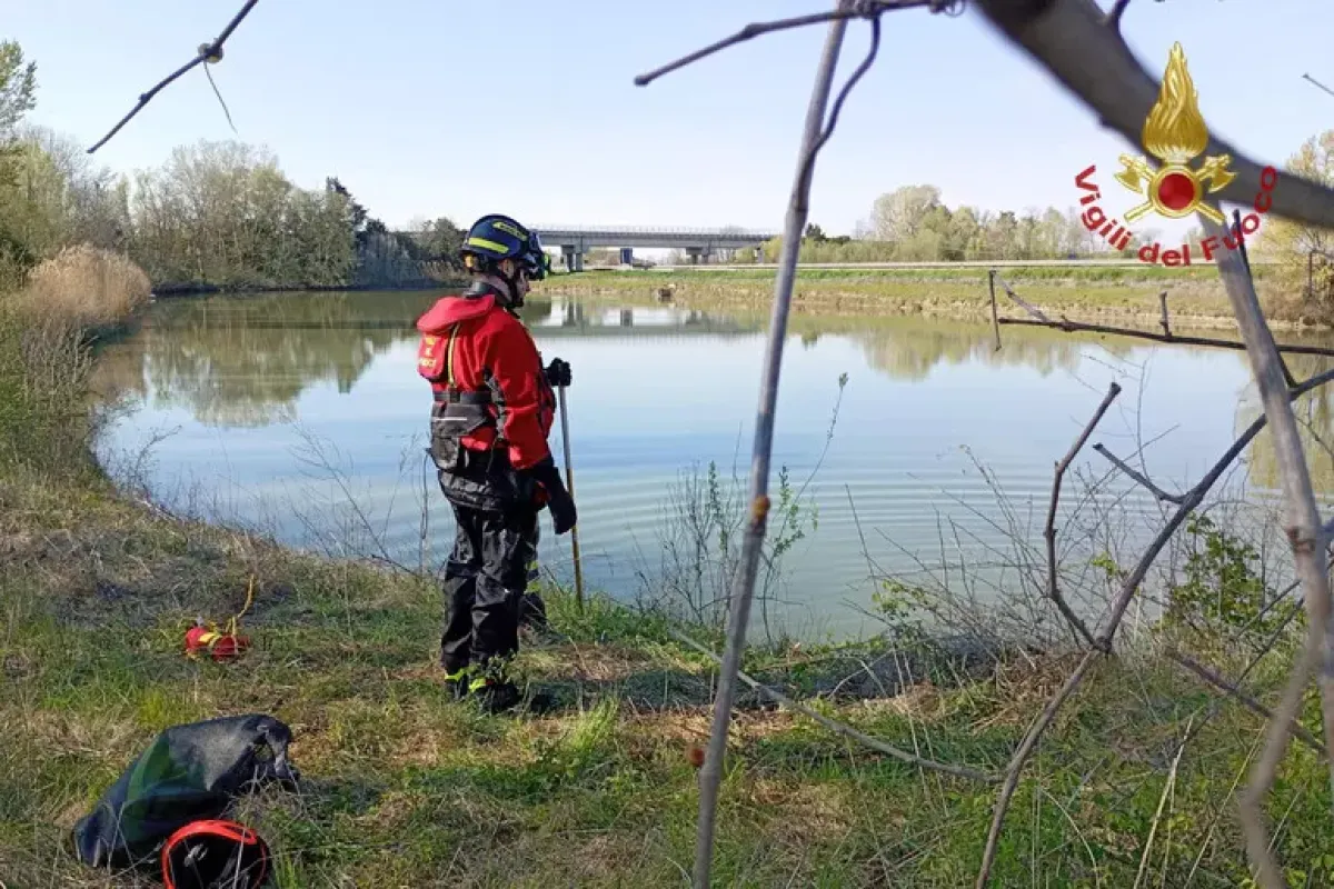 Donna e figlio trovati morti nel lago: la Procura indaga per omicidio - 