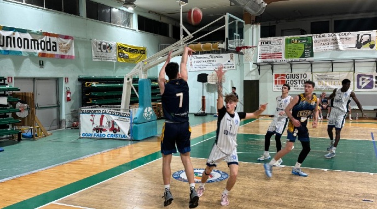 Basket C, Dulca doma Falconara: chiude al quinto posto - Macaru al tiro