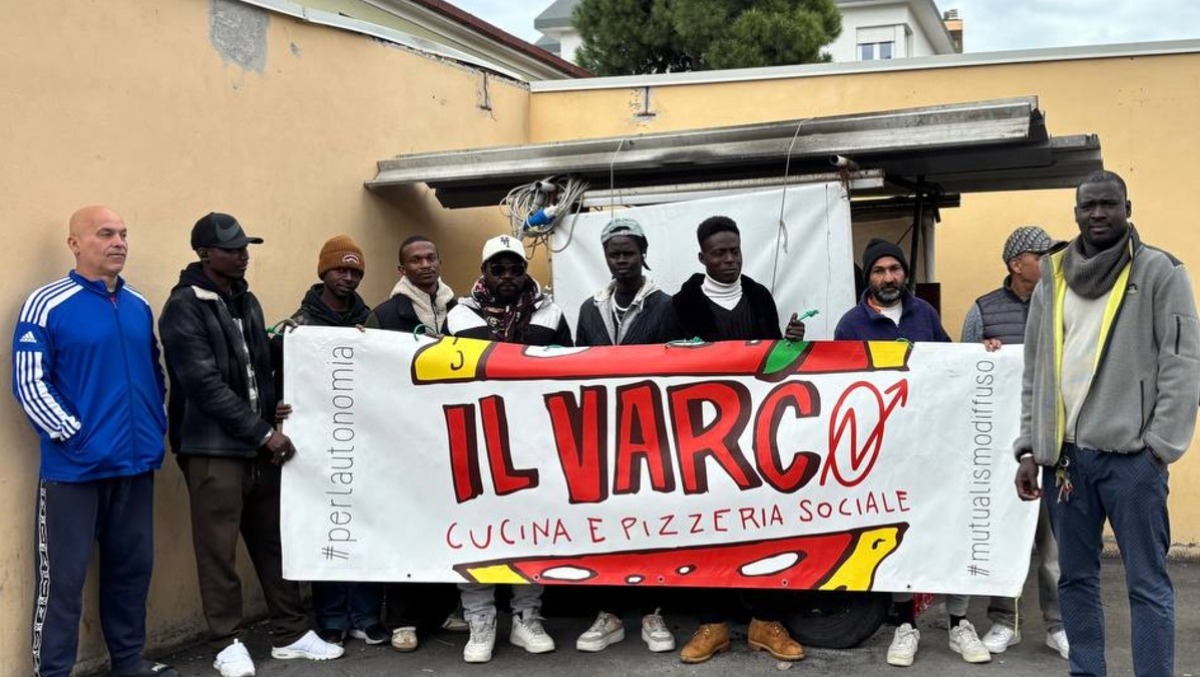 Atti di vandalismo a casa Madiba a Rimini, tagliati pneumatici delle auto - 