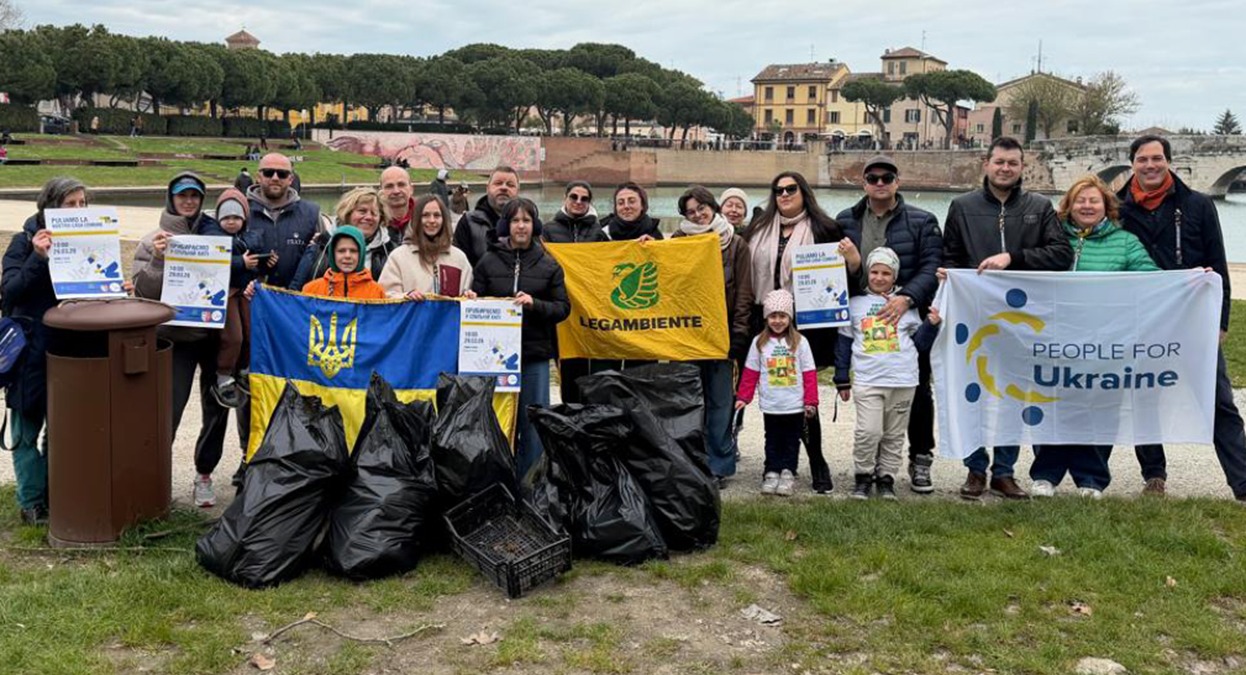 Rimini, italiani e ucraini insieme per l’ambiente: puliti 8 ettari del Parco Marecchia - 