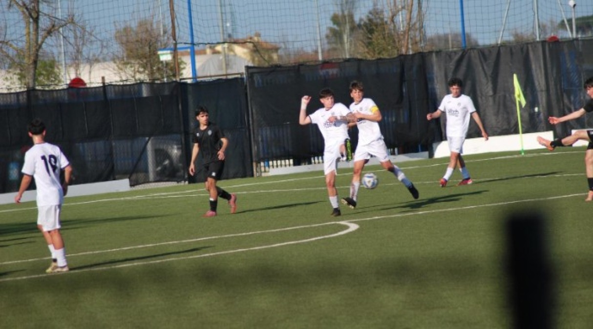 Calcio giovanile, Misano: la U17 acciuffa in pari in extremis: segna il portiere - Una fase di Cesena-Misano a Martorano