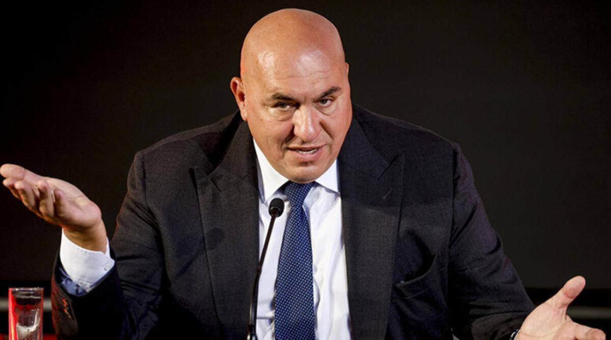 Crosetto rientra da Dubai con volo militare: “Pago il triplo, polemiche vergognose” - Crosetto