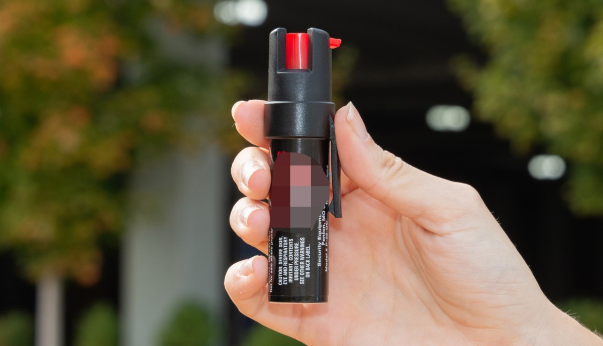 Novafeltria. Spray urticante per evitare il compito in classe: 5 minorenni nei guai - Repertorio (dal web)