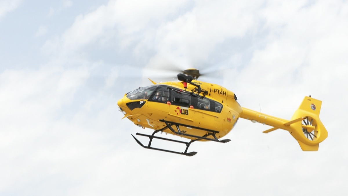 Trovato senza sensi in acqua: paura per un 18enne a Viserbella. Lesione alla schiena dopo il tuffo - Elisoccorso ARCHIVIO